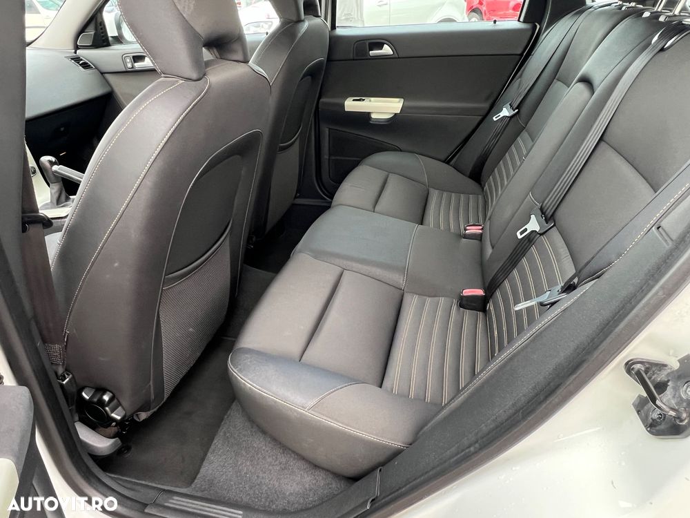 Volvo V50 2.0 D Kinetic - 11