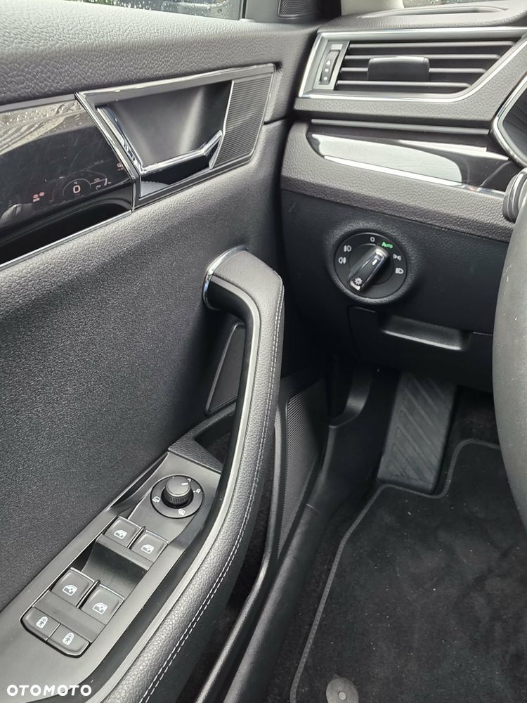 Skoda Superb 2.0 TDI DSG L&K - 27