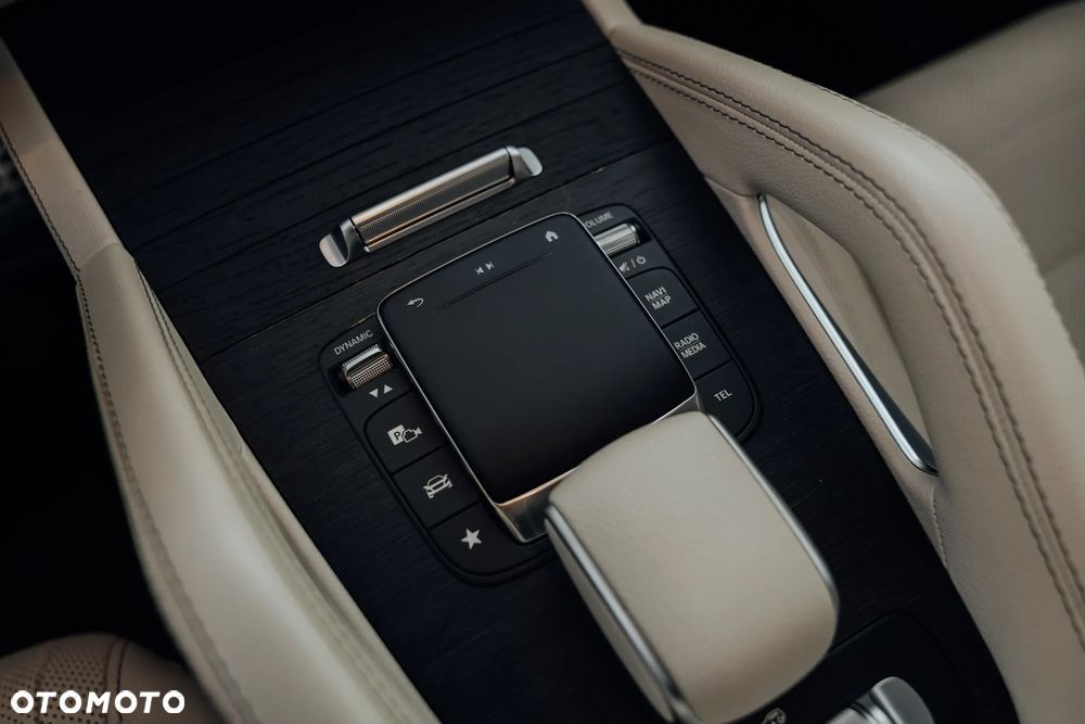 Mercedes-Benz GLS - 27