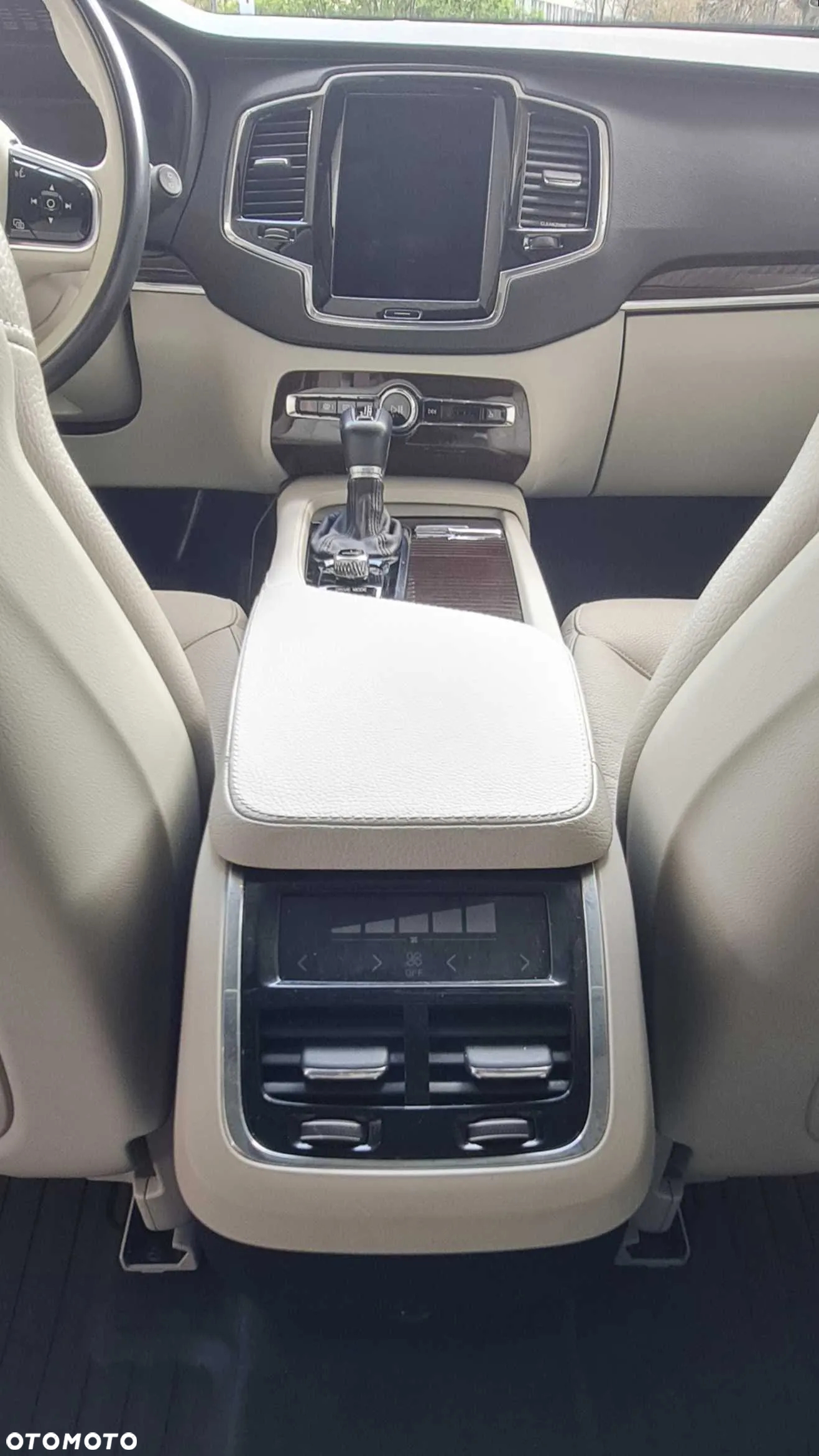 Volvo XC 90 T6 AWD Momentum 7os - 26