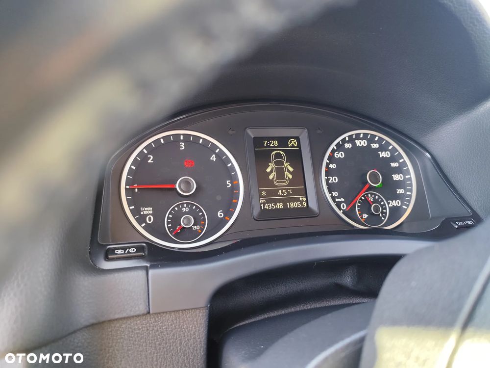 Volkswagen Tiguan 2.0 TDI DPF 4Motion BlueMotion Technology DSG Exclusive - 20