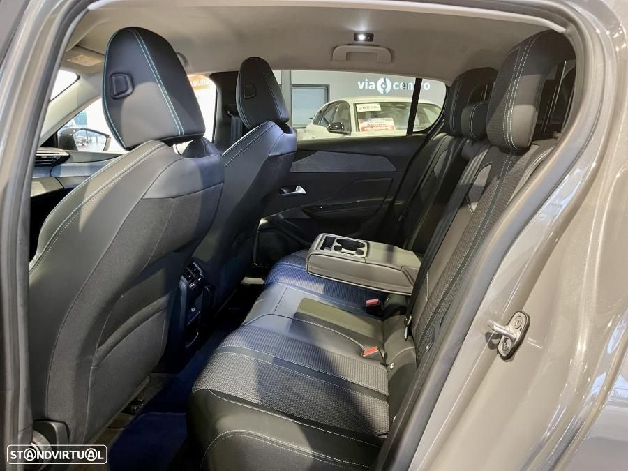 Peugeot 308 1.5 BlueHDi Allure Pack EAT8 — fotografia 25