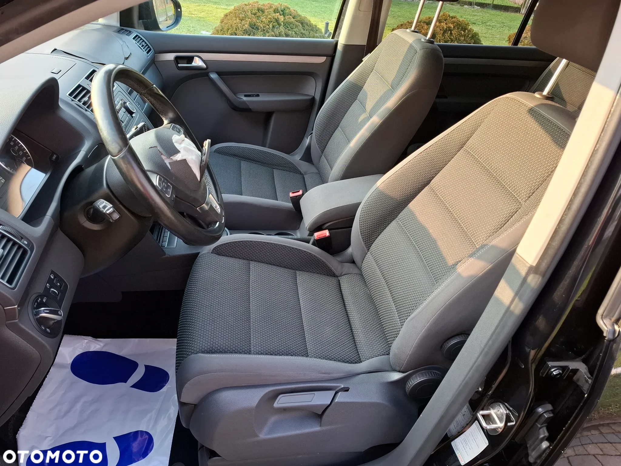 Volkswagen Touran - 17