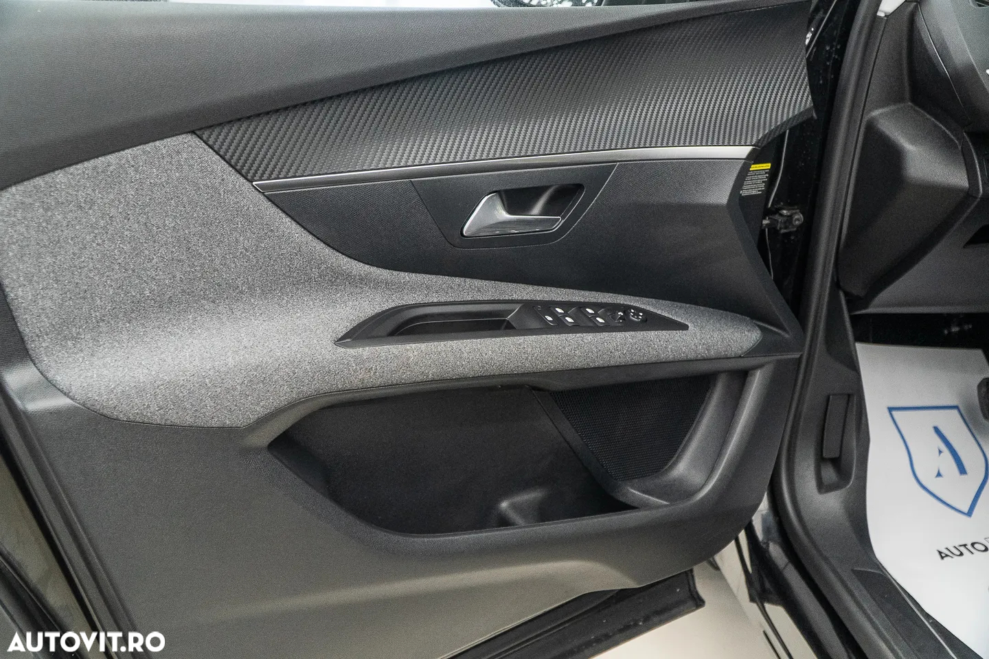 Peugeot 3008 PureTech 130 Stop & Start GPF EAT8 Allure - 33