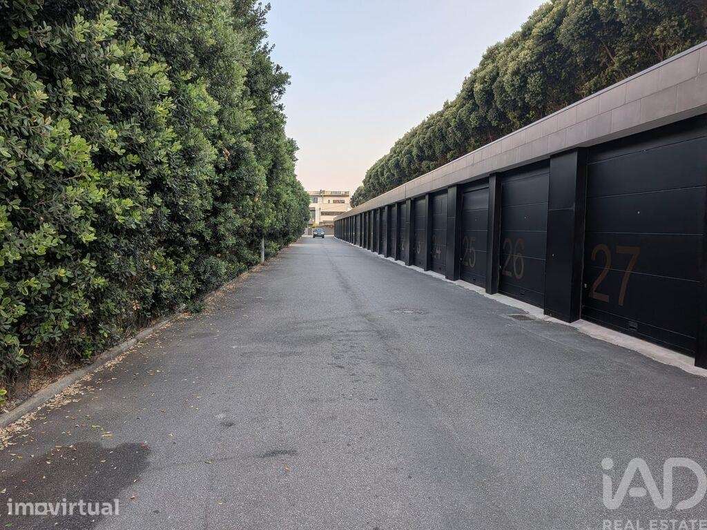 Parque de Estacionamento / Garagem / Box em Perafita, Lavra e Santa Cr - Grande imagem: 2/6