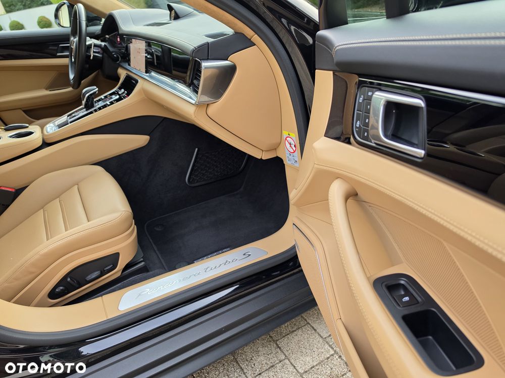 Porsche Panamera - 19