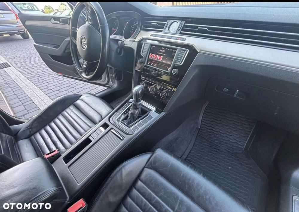Volkswagen Passat 2.0 TDI SCR 4Mot DSG Highline - 17