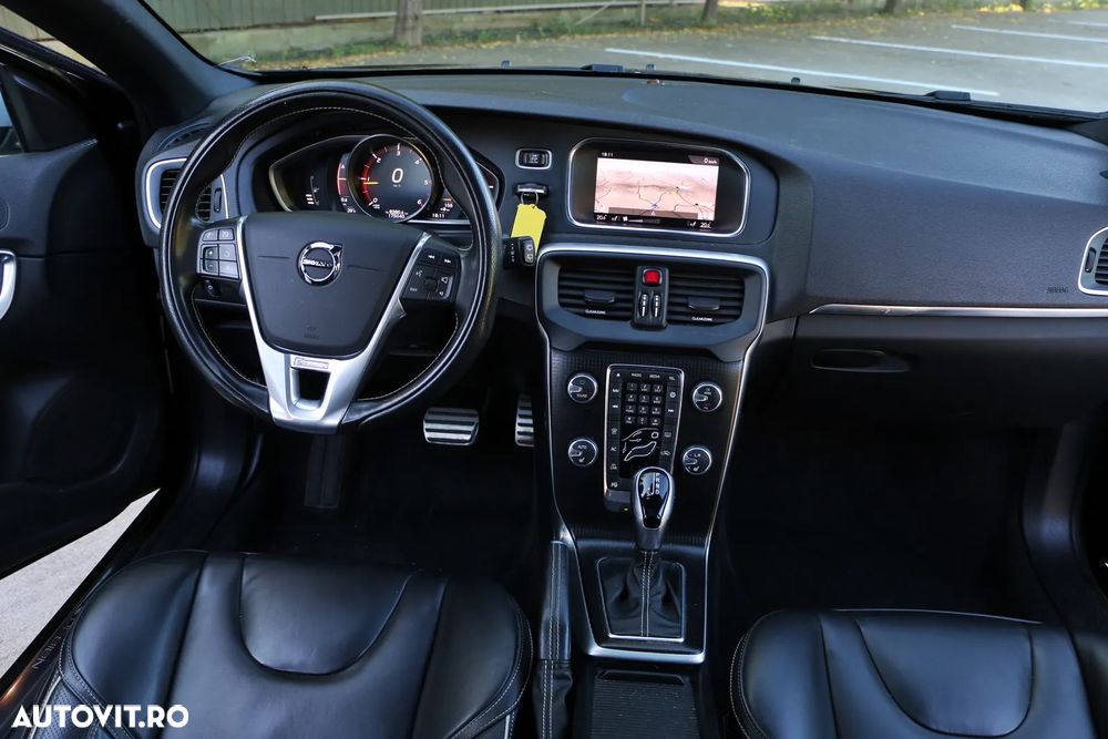 Volvo V40 D3 Aut. R-Design - 22