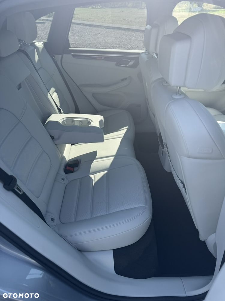 Porsche Macan Turbo - 21