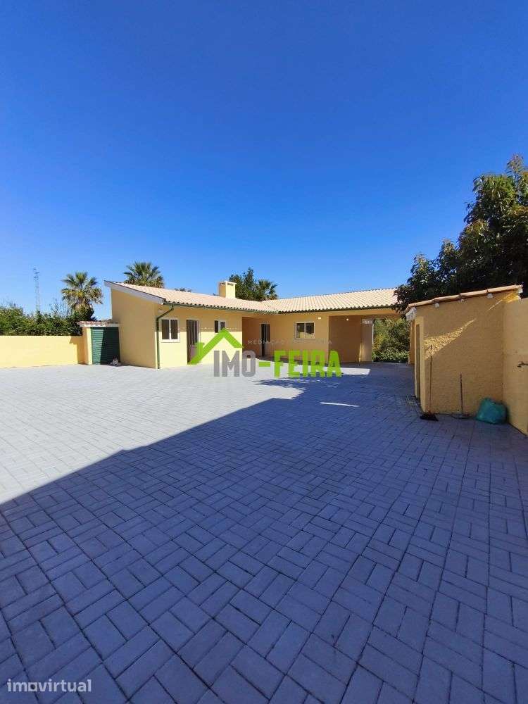 Moradia T3 | Anexos | Jardim | Quintal - Grande imagem: 2/31