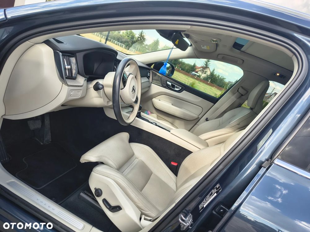 Volvo XC 60 T5 AWD Inscription - 12