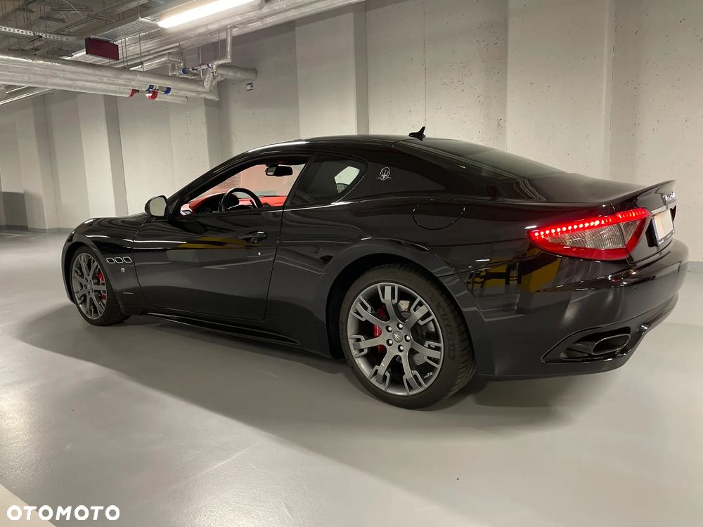 Maserati GranTurismo S Automat - 17