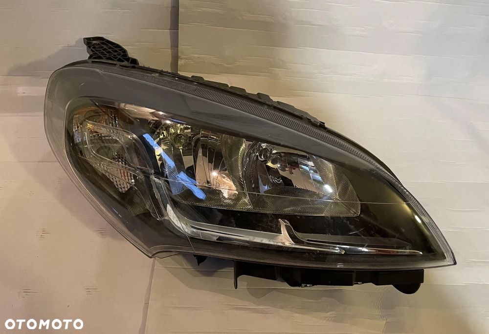 Lampa Fiat DOBLO II lift 15- prawa - 1