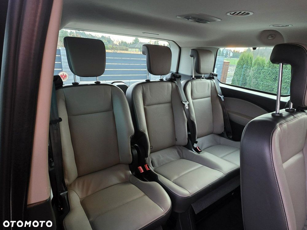 Ford Tourneo Custom - 8