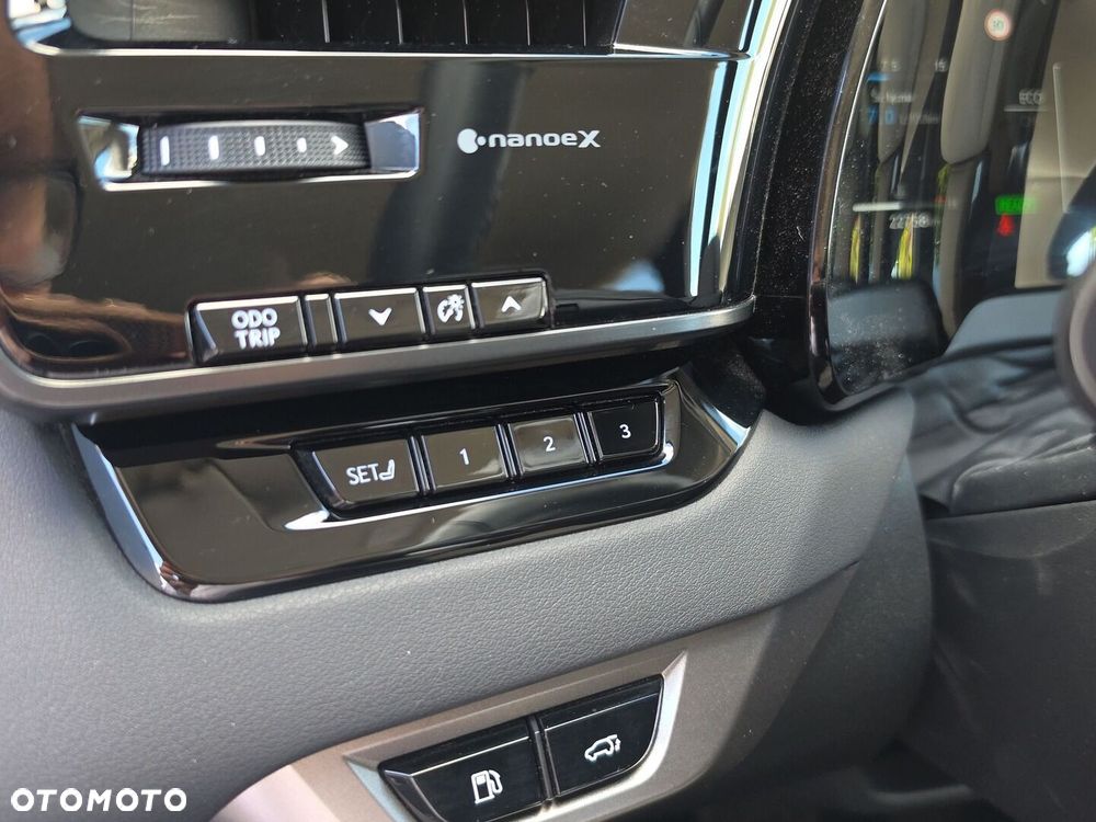 Lexus RX - 21