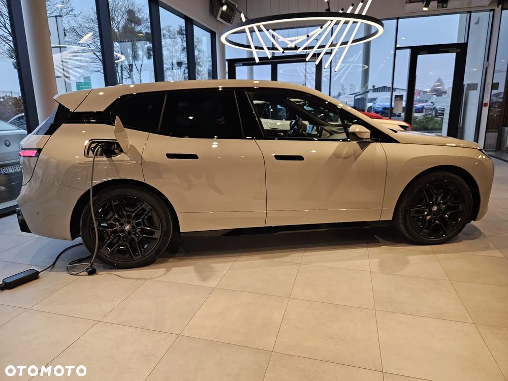 BMW iX xDrive45 - 4