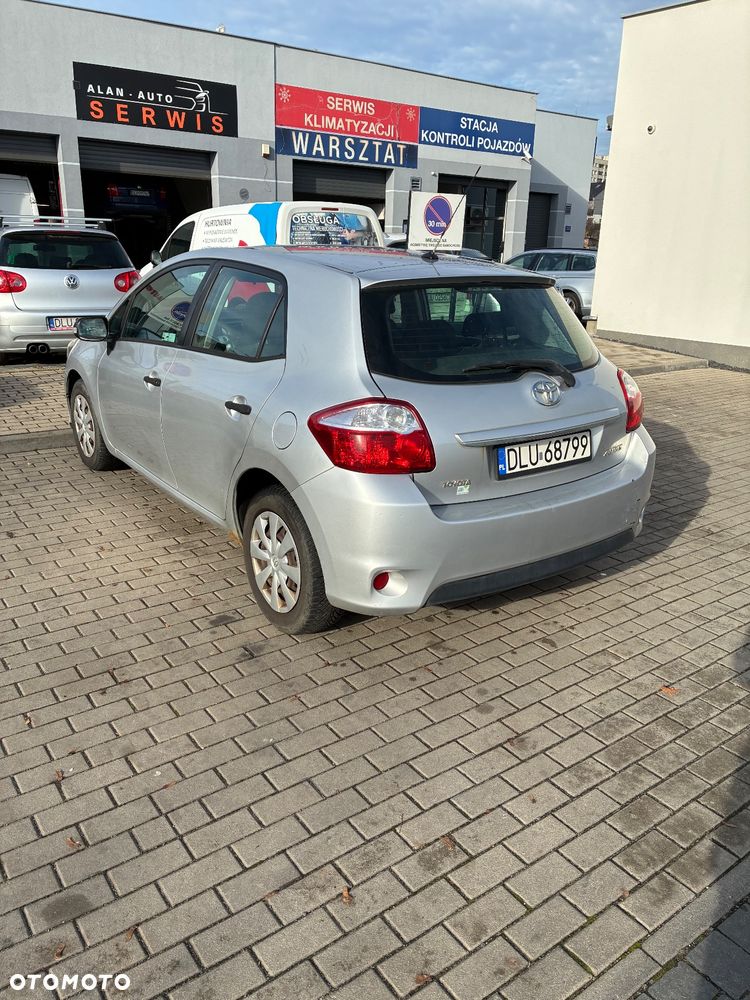 Toyota Auris - 1