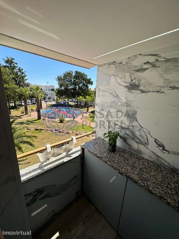 Vende-se excelente T2 totalmente remodelado - Grande imagem: 2/20