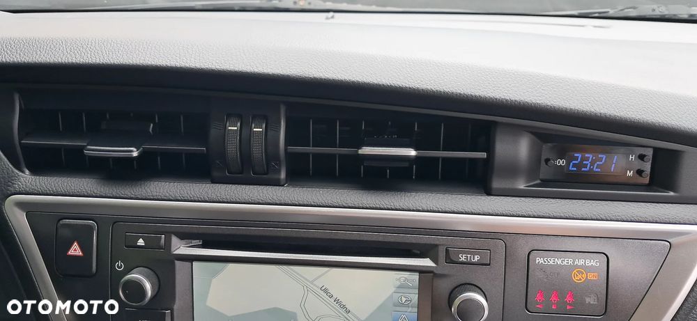 Toyota Auris 1.6 Premium Start - 7