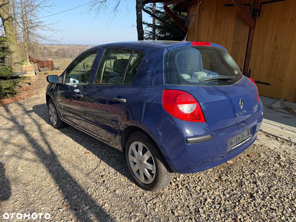 Renault Clio 1.2 16V Emotion - 6