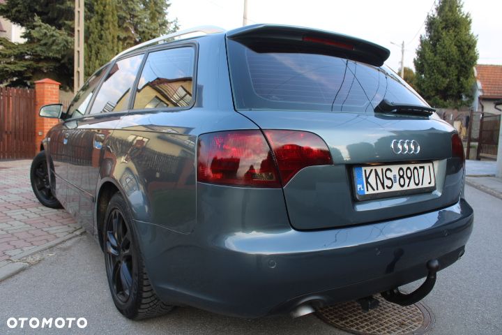 Audi A4 Limousine - 16