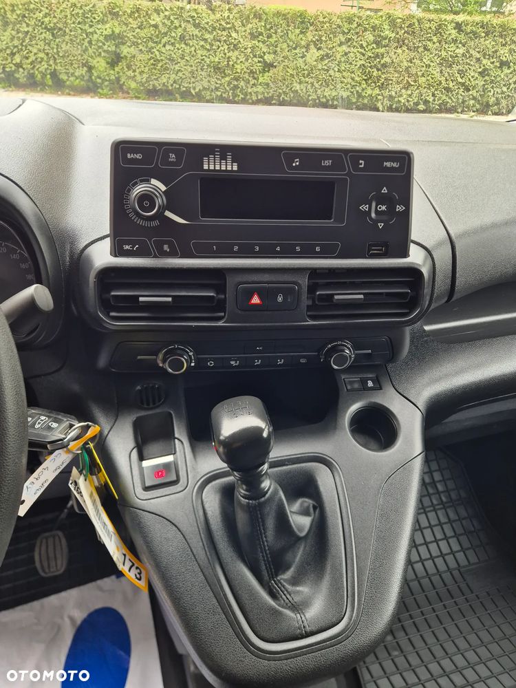Opel Combo 1.5 CDTI Essentia S&S - 11
