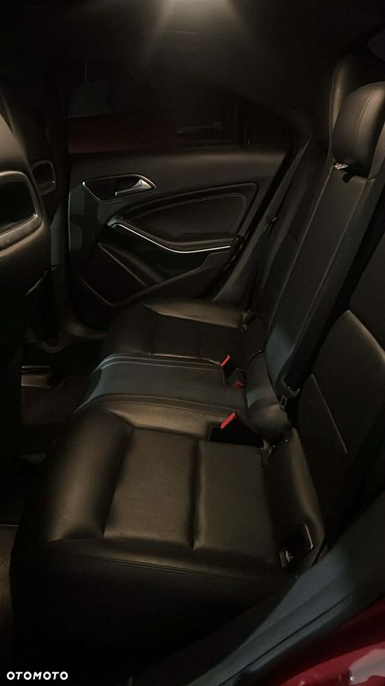 Mercedes-Benz CLA 250 7G-DCT - 15