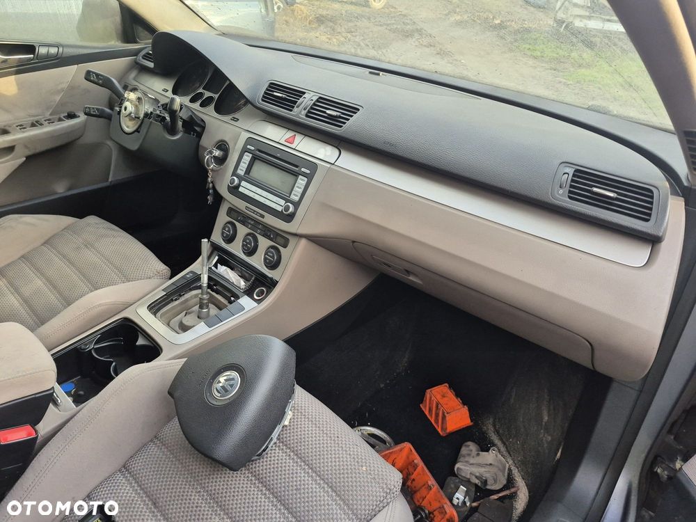 Kokpit deska rozdzielcza poduszki pasy vw passat b6