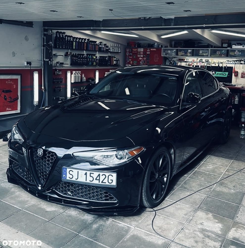 Alfa Romeo Giulia 2.0 Turbo 16V AT8 Veloce Ti - 11