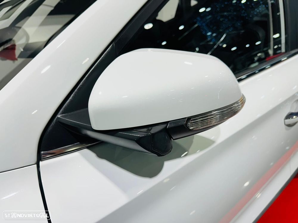 MG ZS EV Luxury - 24