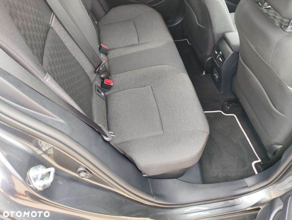 Toyota Corolla 1.8 Hybrid Style - 18