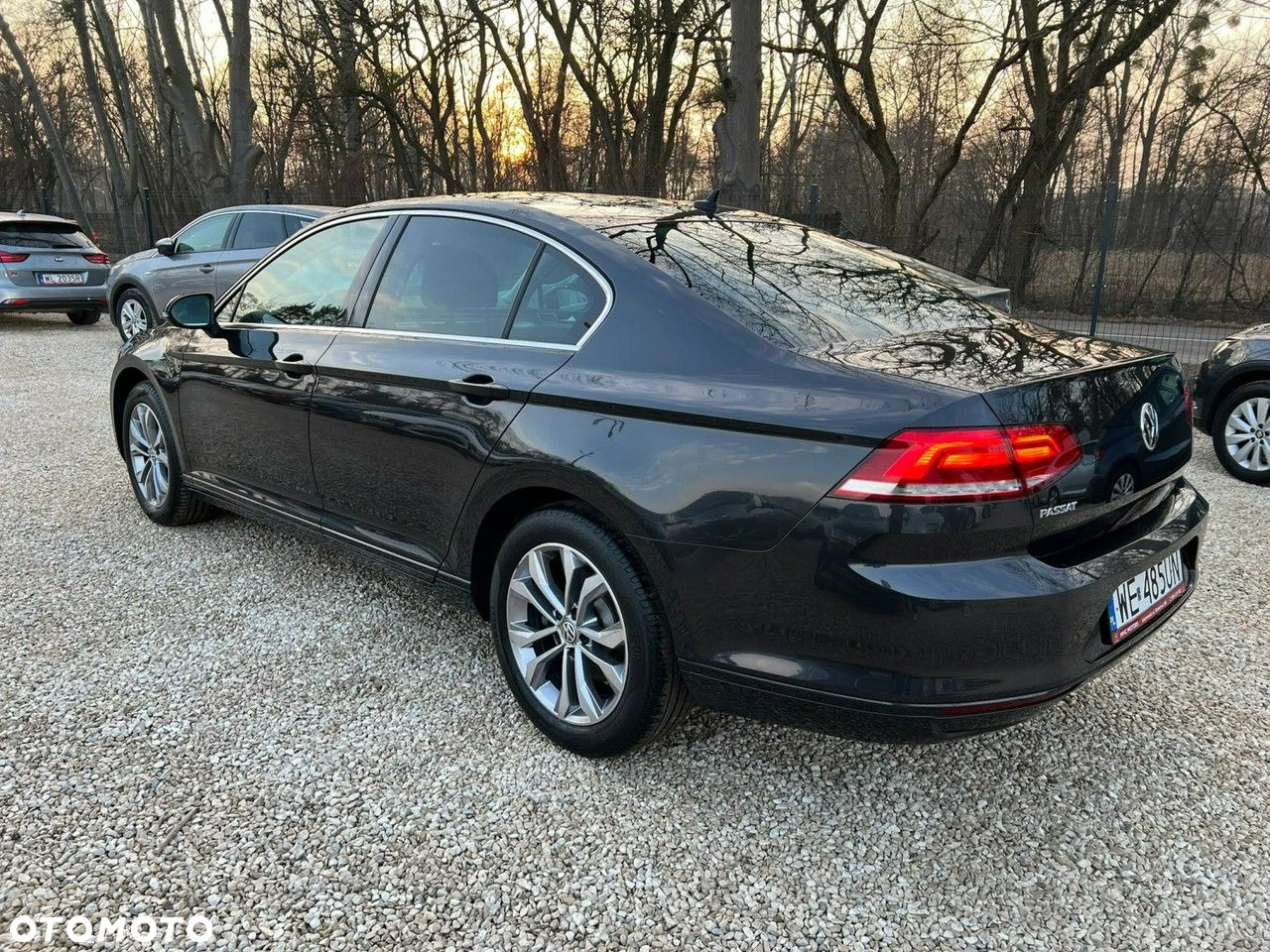 Volkswagen Passat - 11