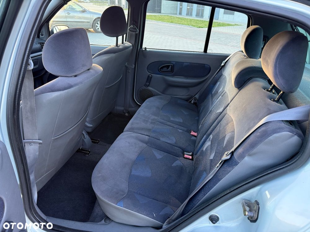 Renault Clio 1.4i RT - 18
