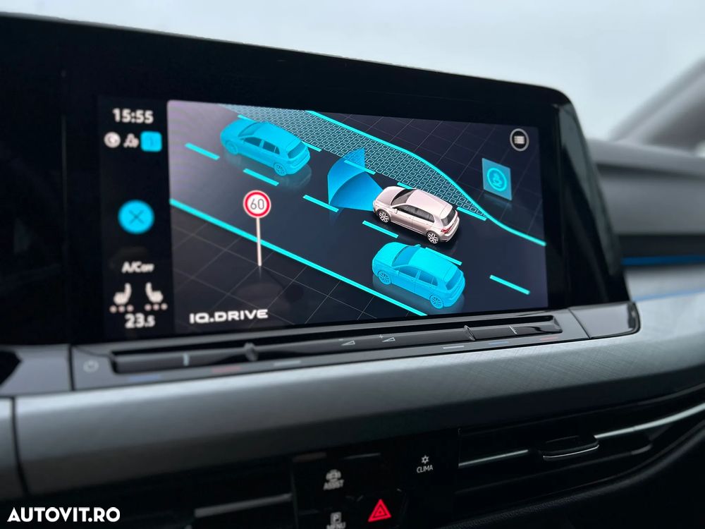 Volkswagen Golf 2.0 TDI Life - 24