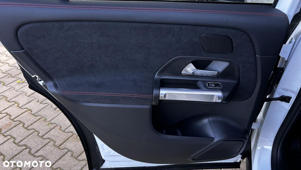 Mercedes-Benz GLB 200 AMG Line 7G-DCT - 25