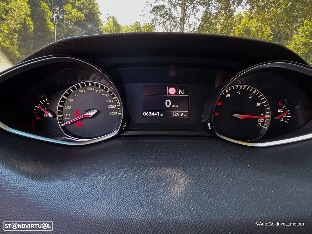 Peugeot 308 1.2 PureTech Allure EAT8 - 11