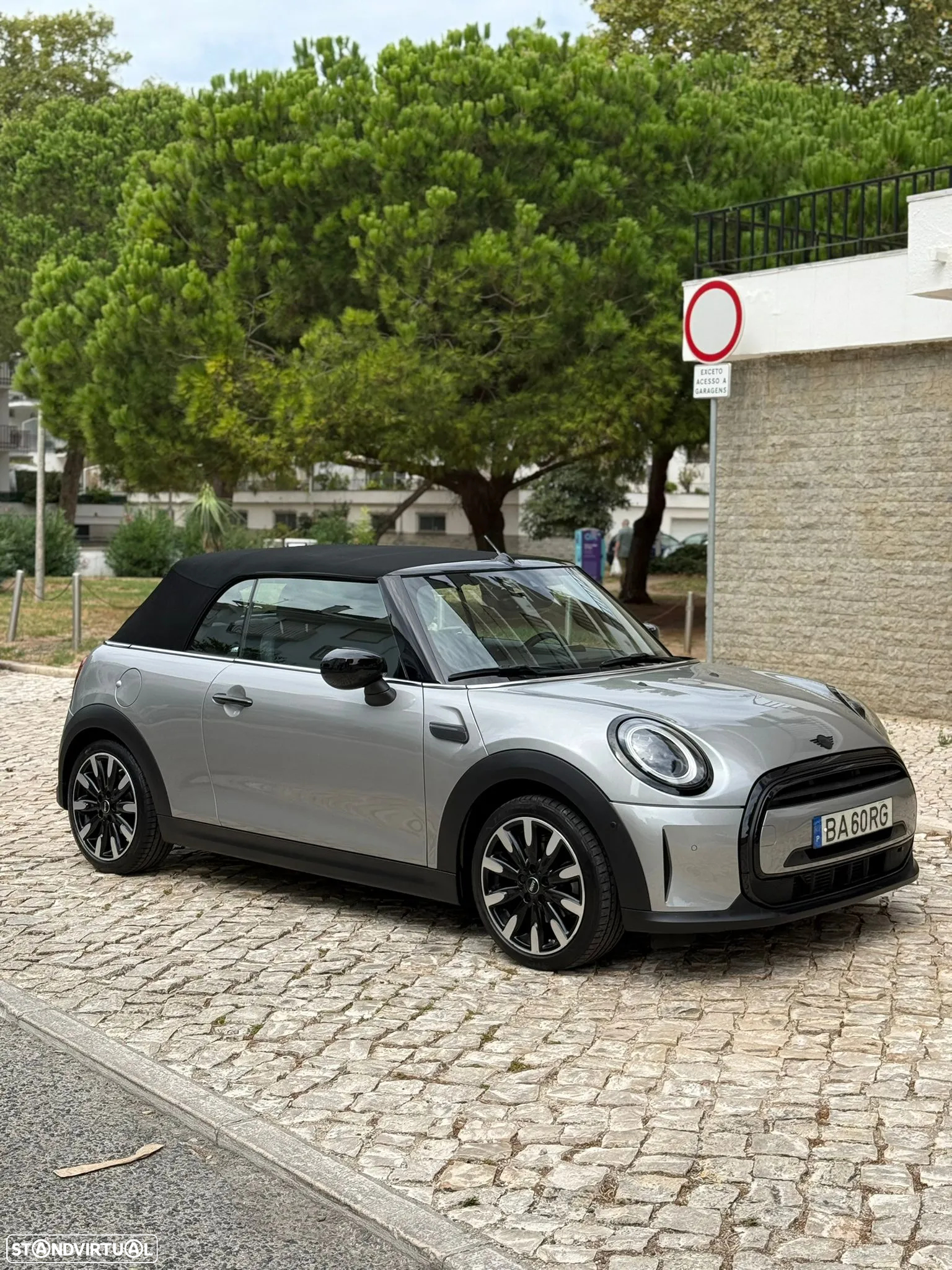 MINI Cabrio Cooper Premium Plus Classic Auto - 11