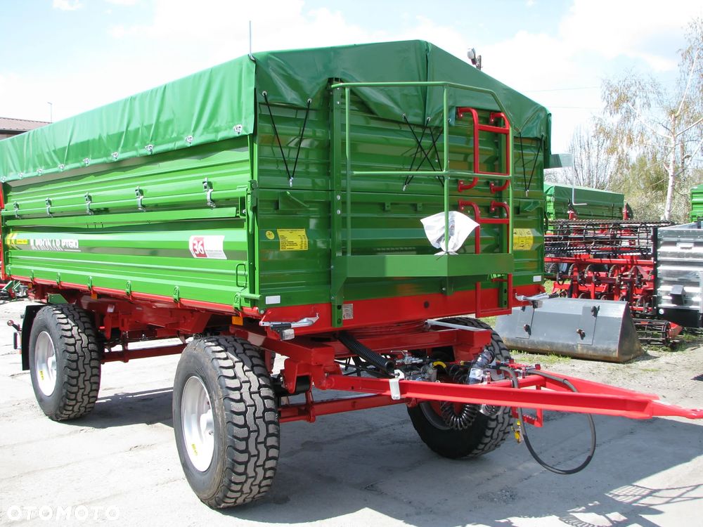 Pronar Przyczepa dwuosiowa paletowa Pronar PT-610 -10-ton, Przyczepa Pronar PT-653/2 - 6-ton z mechanizmem trójstronnego wywrotu, nadstawy, plandeka, balkon - 11