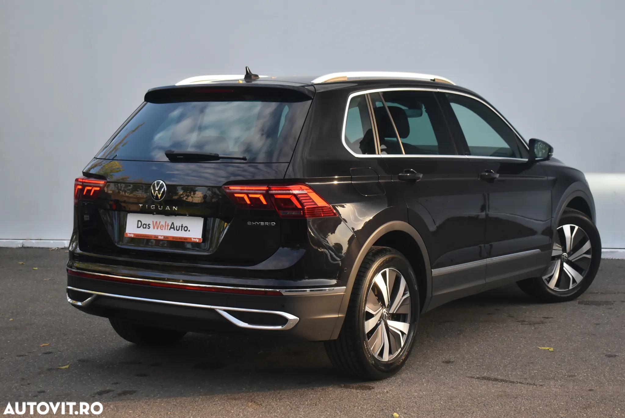 Volkswagen Tiguan - 4