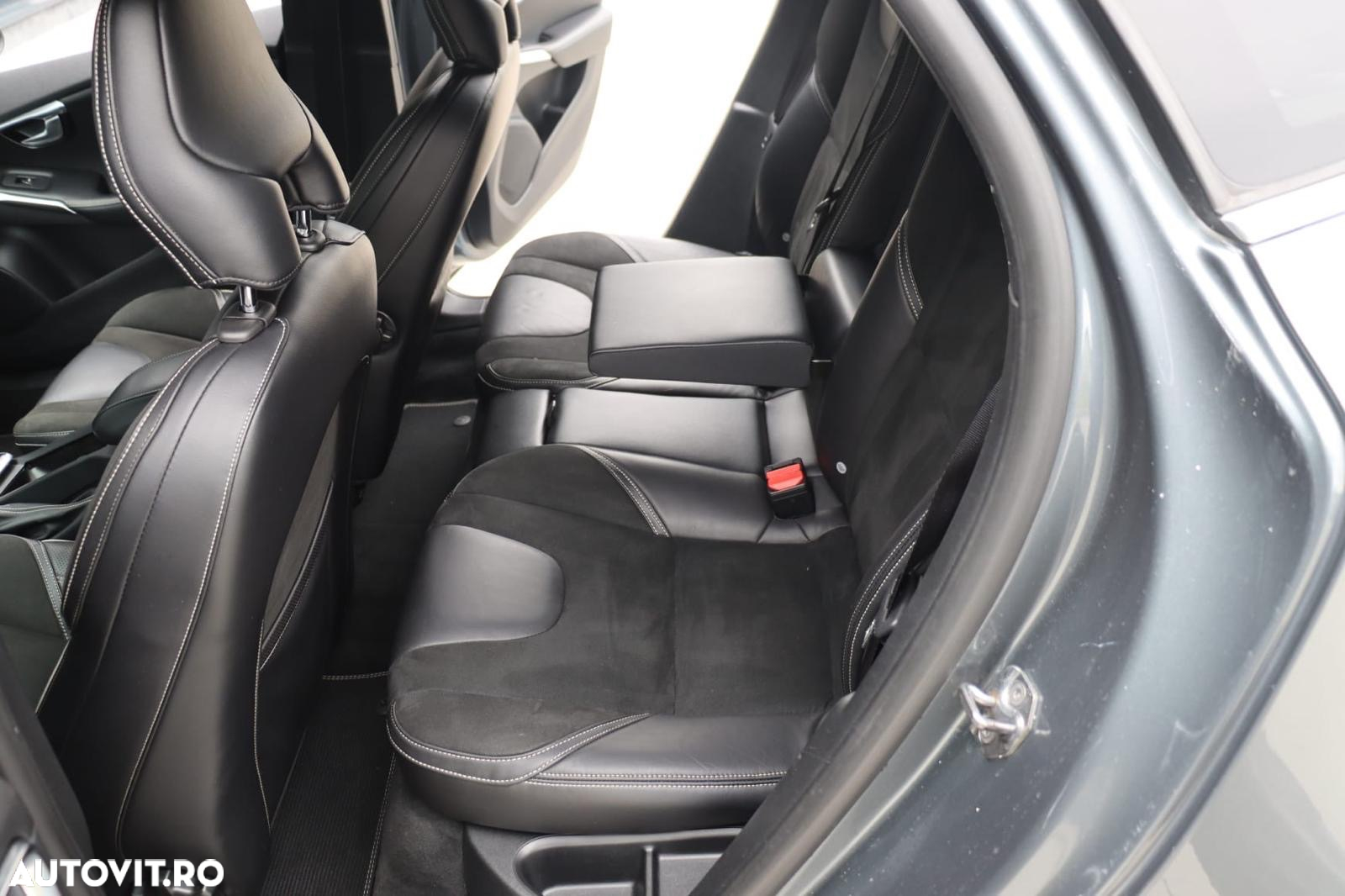 Volvo V40 D3 Geartronic RDesign - 12