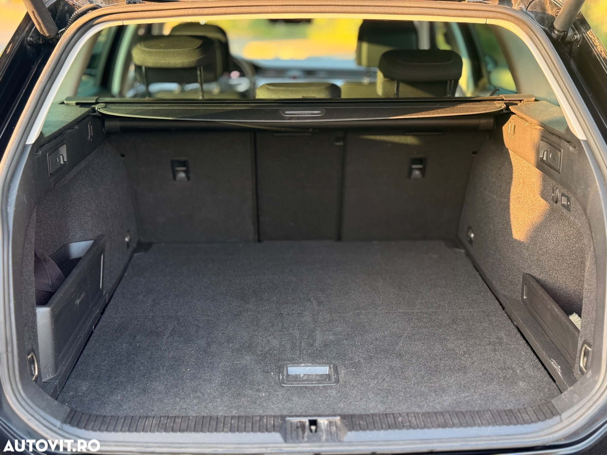 Volkswagen Passat 2.0 TDI DSG Trendline - 11