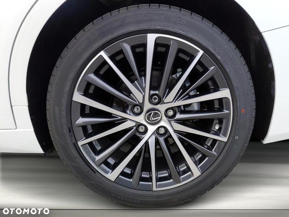 Lexus ES 300h Business Edition - 24