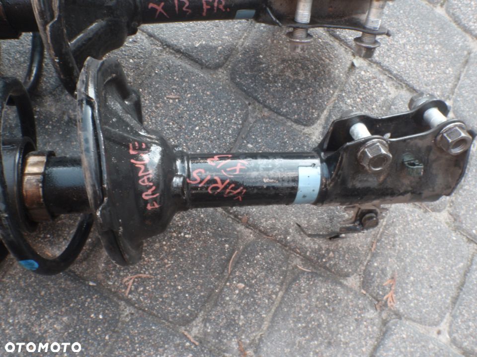 amortyzator sprężyna macperson poduszka toyota yaris I przód tył stan jak nowy - 3