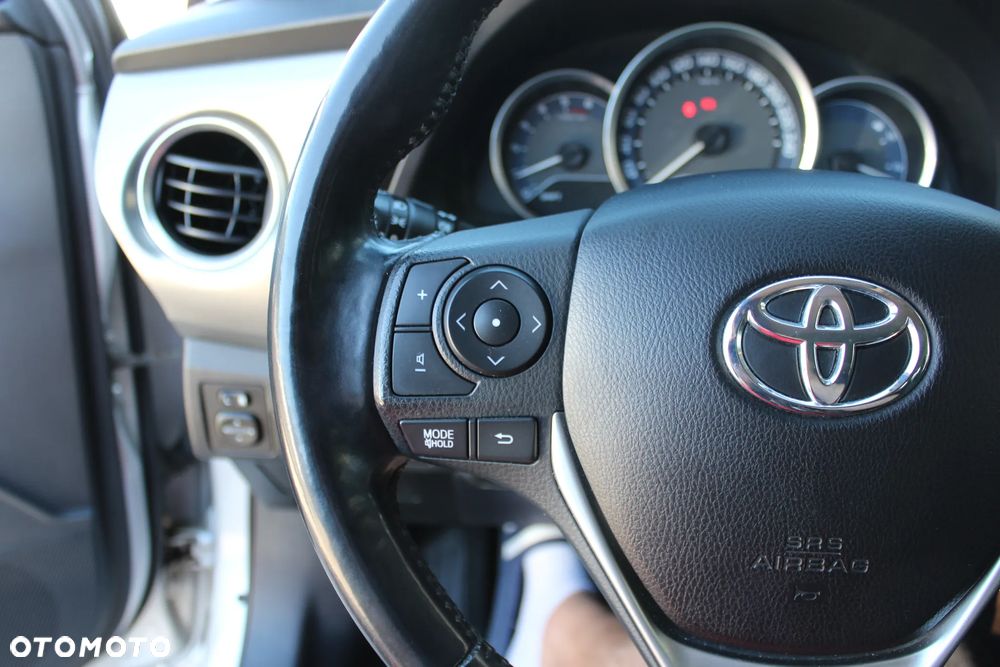 Toyota Auris 2.0 D-4D Comfort - 22