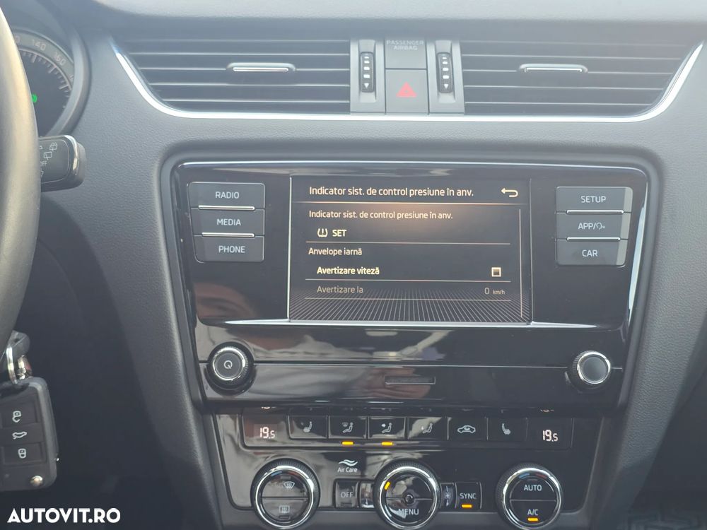 Skoda Octavia 1.6 TDI DSG Ambition - 22