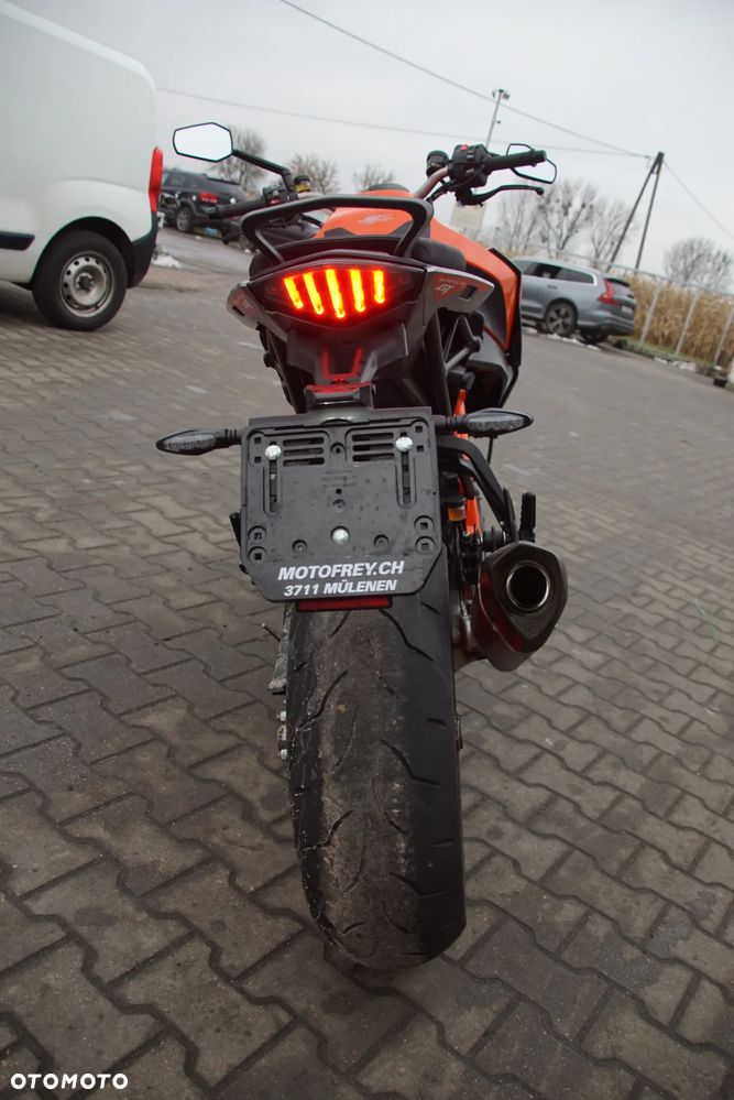 Motocykl na części KTM 1290 SUPER DUKE GT 2019 silnik dekiel osłona zbiornik licznik lagi laga lampa amortyzator felga rama dokumenty siedzenie przełącznik wydech akrapovic błotnik - 17