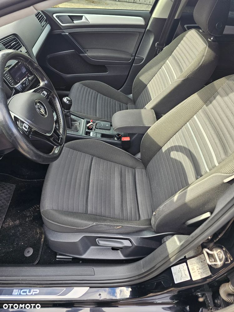 Volkswagen Golf 2.0 BlueTDI Cup - 11