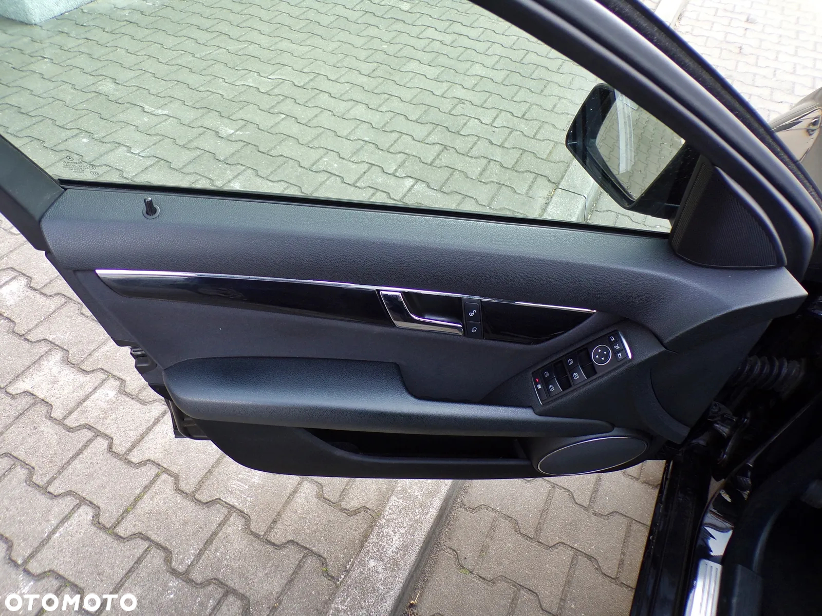 Mercedes-Benz Klasa C 180 T CGI Automatik BlueEFFICIENCY Elegance - 17