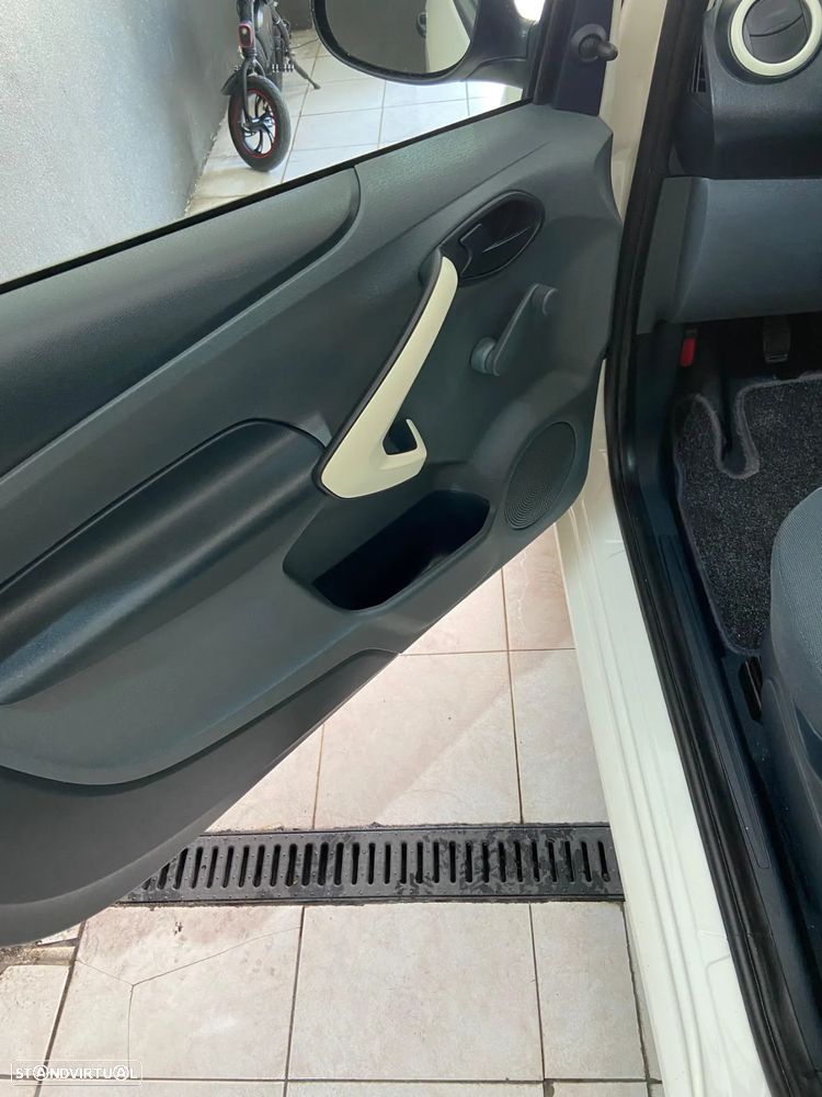 Ford KA Student - 10