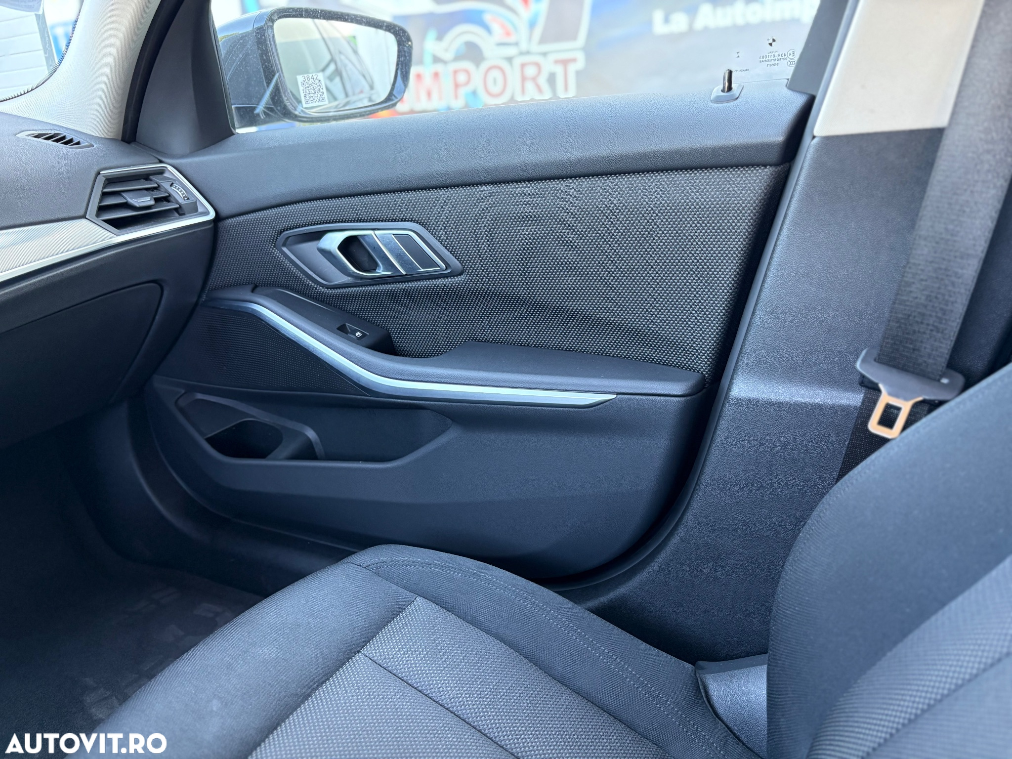 BMW Seria 3 318d Touring Aut. Sport Line - 26